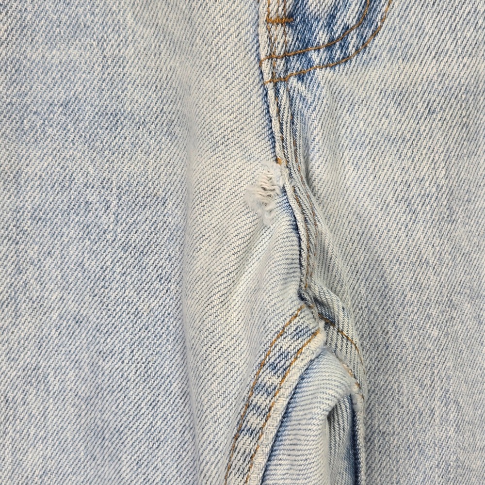 Vintage 90s Levis 560 Loose Fit Tapered Leg Jeans Men 36x30 Light Wash Denim USA - Picture 3 of 16